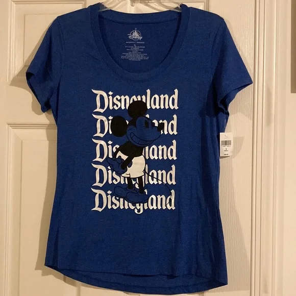 🤎🤎 Disneyland Women’s Scoop Neck Blue T-shirt w/ Pearl Graphic (size S) NWT - Picture 1 of 6